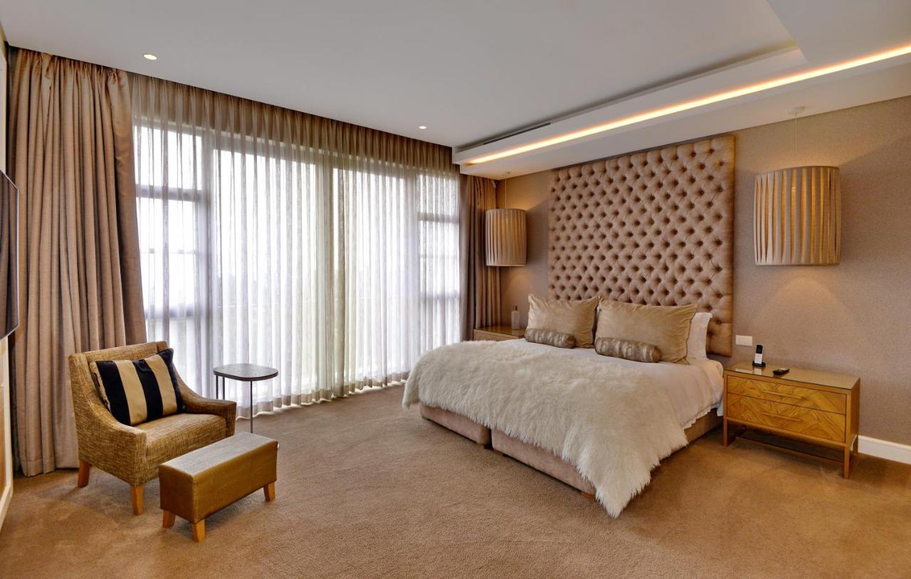 The Houghton Hotel, Spa, Wellness & Golf Johannesbourg Extérieur photo A bedroom