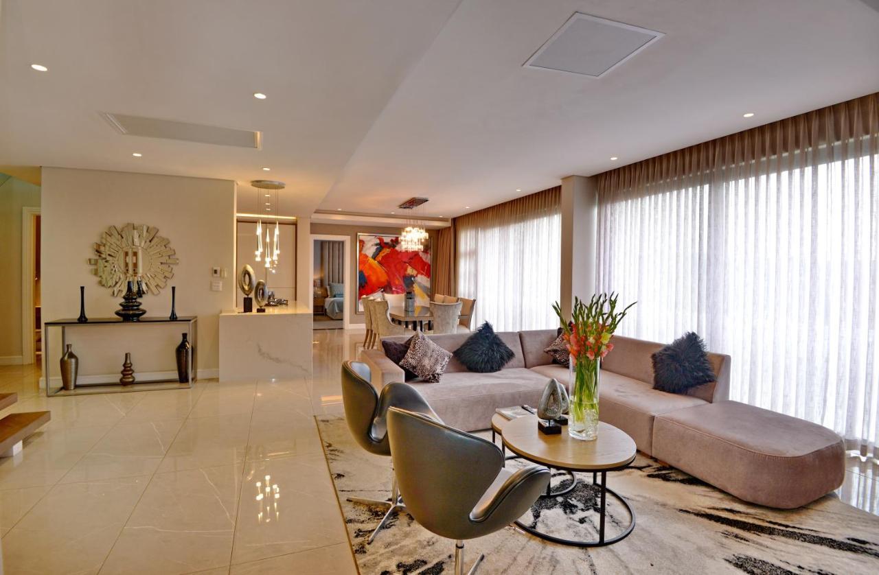 The Houghton Hotel, Spa, Wellness & Golf Johannesbourg Extérieur photo A living room in a luxury apartment