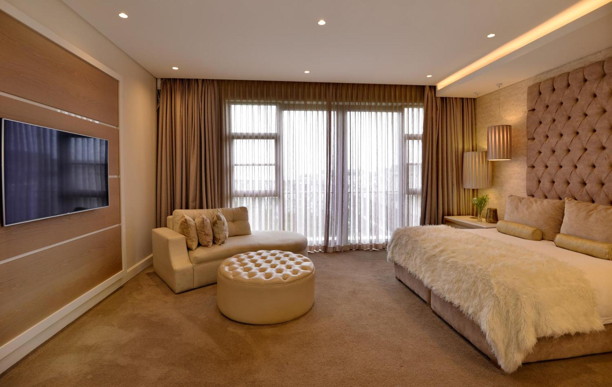 The Houghton Hotel, Spa, Wellness & Golf Johannesbourg Chambre photo A bedroom at the hotel