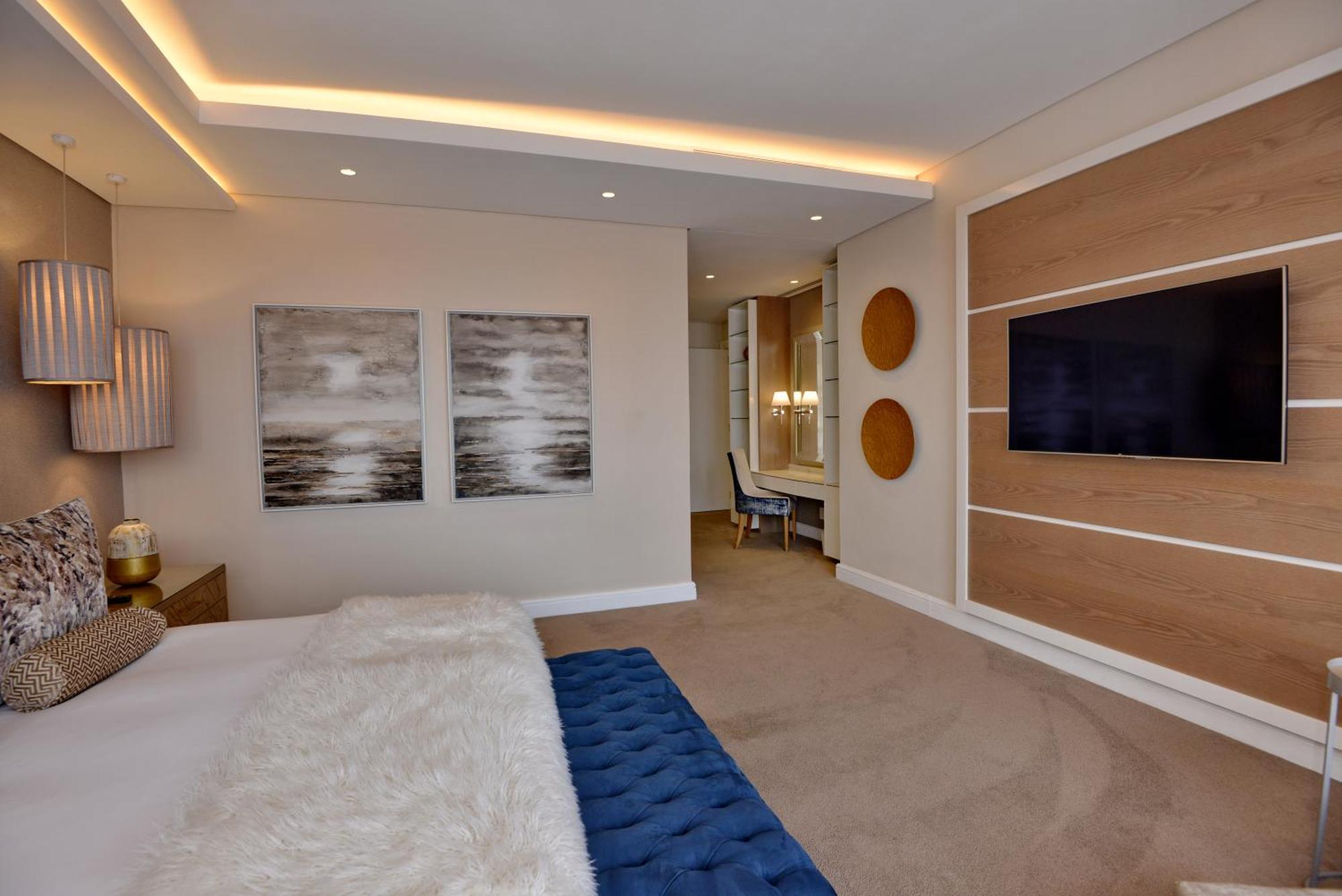 The Houghton Hotel, Spa, Wellness & Golf Johannesbourg Chambre photo A bedroom at The Ivy Collection